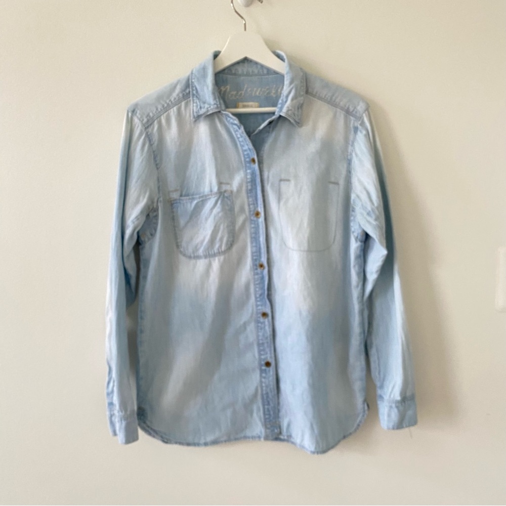 MADEWELL Women’s Long Sleeve Chambray Button Down Shirt